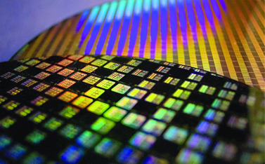 国产光刻机崛起?中科院研发新型激光光刻技术：不用EUV直击5nm